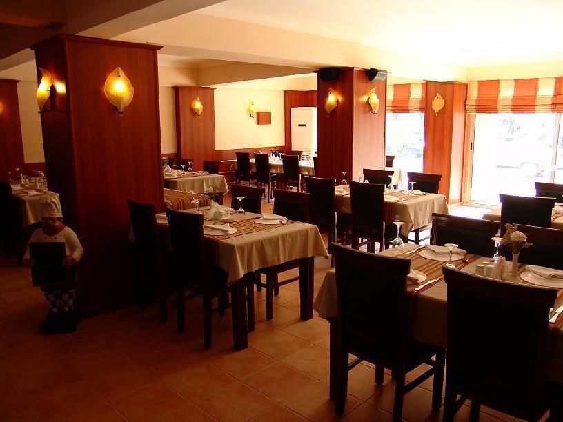 Life Hotel Кіренія Екстер'єр фото