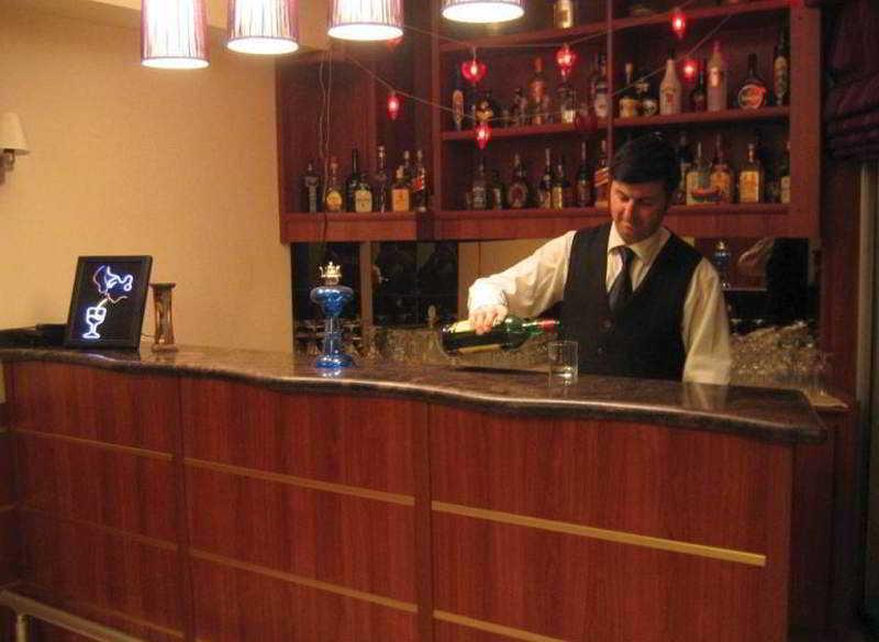 Life Hotel Кіренія Екстер'єр фото