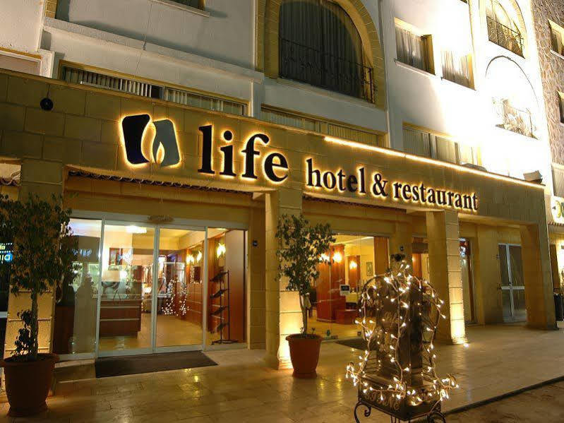 Life Hotel Кіренія Екстер'єр фото