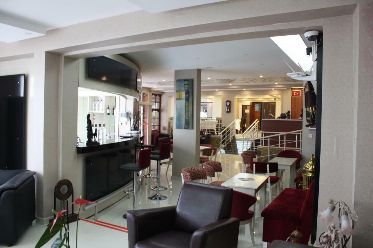 Life Hotel Кіренія Екстер'єр фото