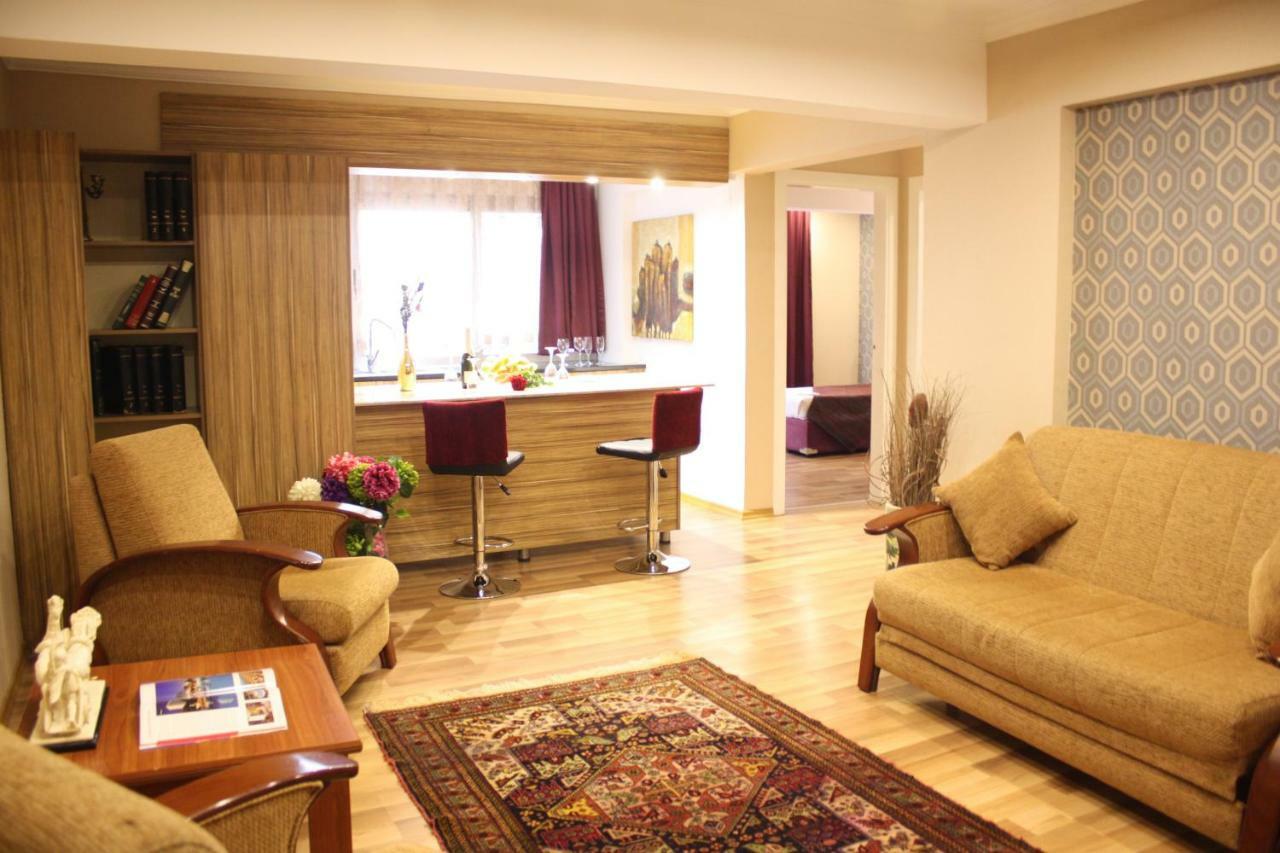 Life Hotel Кіренія Екстер'єр фото