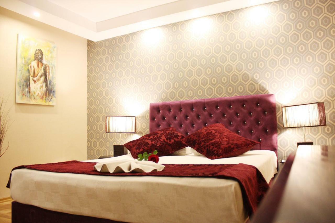 Life Hotel Кіренія Екстер'єр фото
