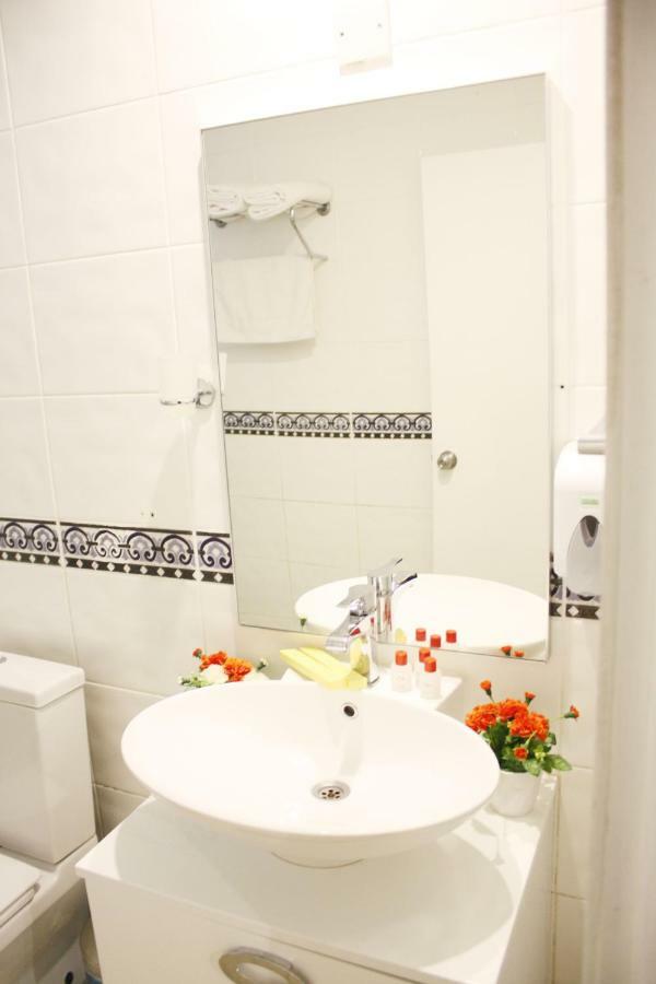 Life Hotel Кіренія Екстер'єр фото
