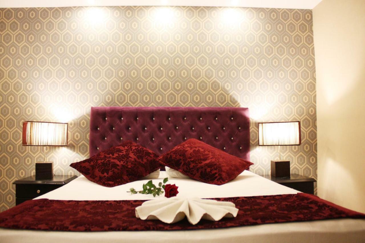 Life Hotel Кіренія Екстер'єр фото