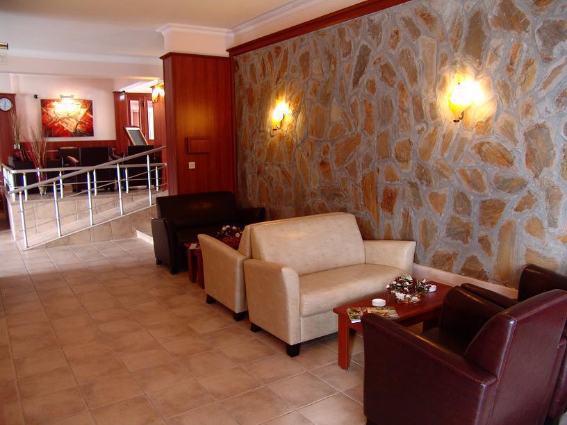Life Hotel Кіренія Екстер'єр фото