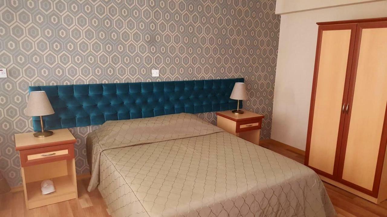 Life Hotel Кіренія Екстер'єр фото