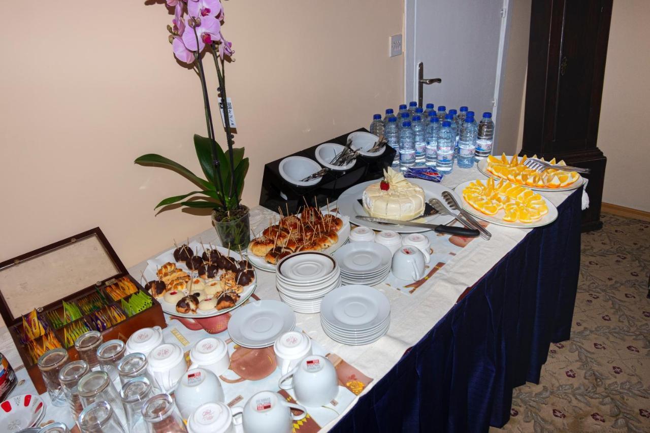 Life Hotel Кіренія Екстер'єр фото