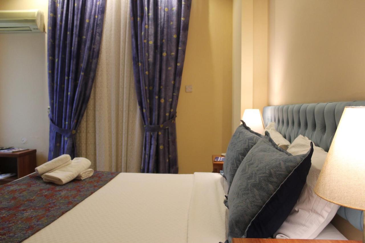 Life Hotel Кіренія Екстер'єр фото