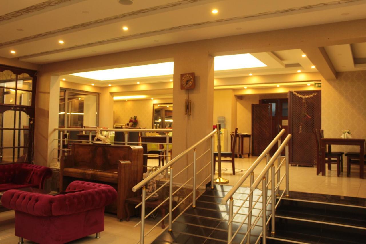 Life Hotel Кіренія Екстер'єр фото